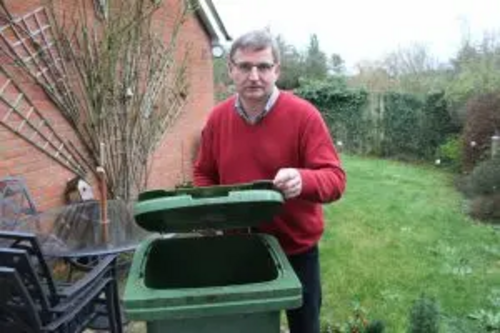 illor.org.uk/files/2017/03/Douglas-with-Green-Bin-Serious-L-Small-300x200.jpg