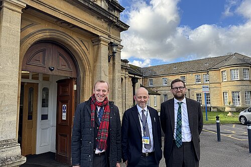 Freddie outside the Warneford Hospital