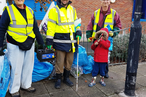 Cippenham Lib Dem Litter-Pick_Nov 18: Jo Hanney; Matthew Taylor (and son); Robert Plimmer