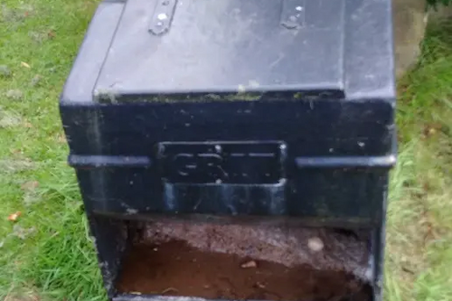 Grit bin