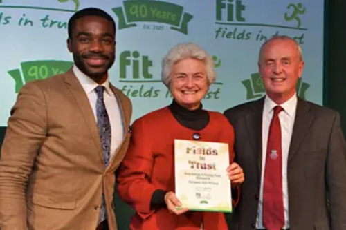 Nailsworth Lib Dem Mayor Accepts Award