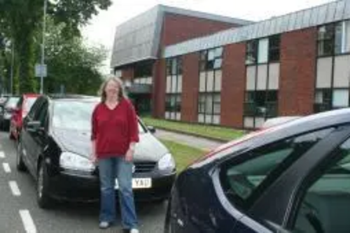 Claire & cars Park Road West