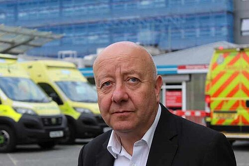 Steve Darling MP outside Torbay A&E 