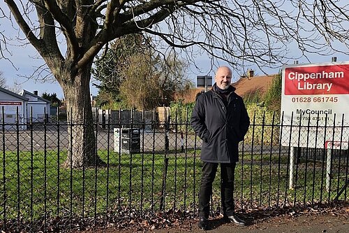Cllr Frank O'Kelly at Cippenham library