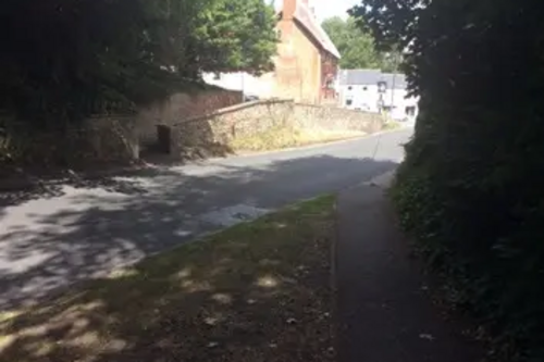 Blounts Court crossing