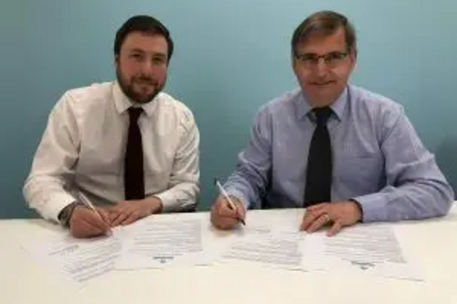 org.uk/files/2018/05/Lib-Dem-Labour-sign-2018-Partnership-Agreement-300x225.jpg