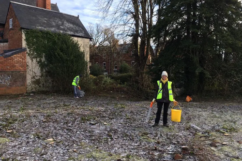 Izzy Knowles litter busting