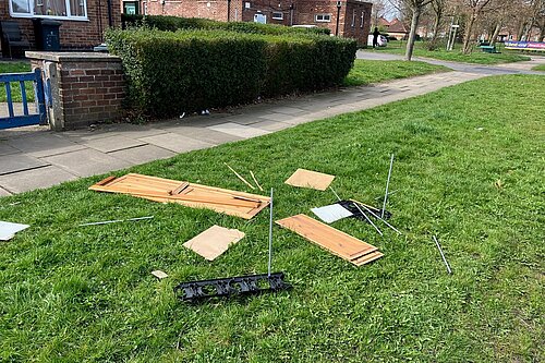 Flytipping in Wains Grove